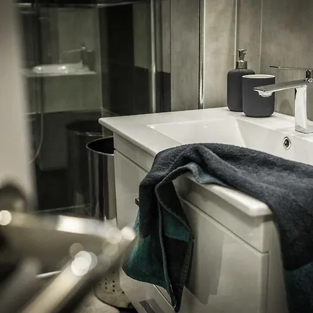 Apartman Simic - Stan Na Dan *